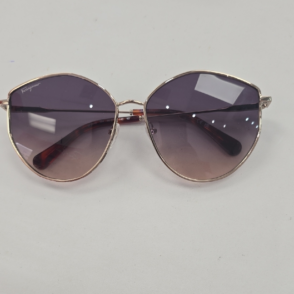 FERRAGAMO Elegant Gold Sunglasses